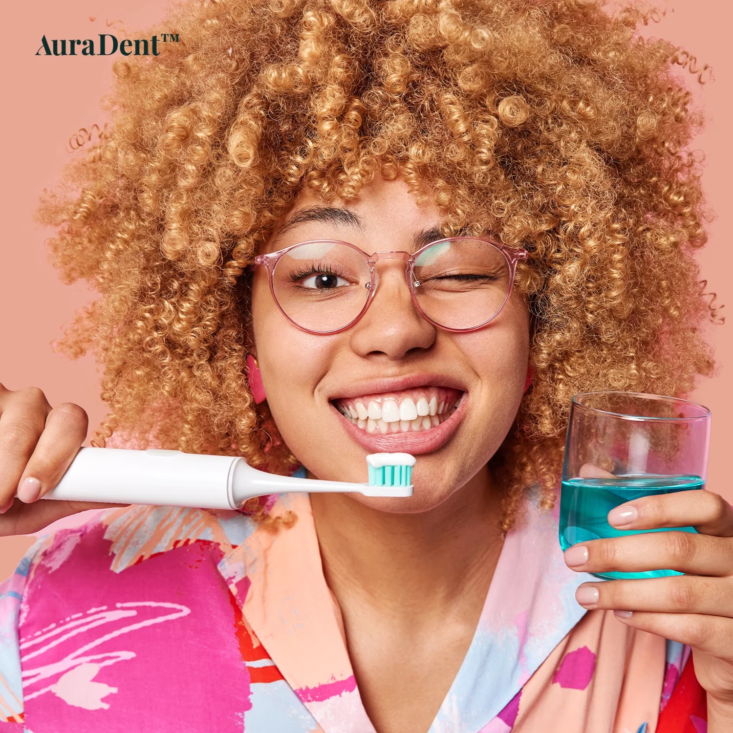 Borsta tänderna före eller efter frukost? Här är svaret från tandläkaren